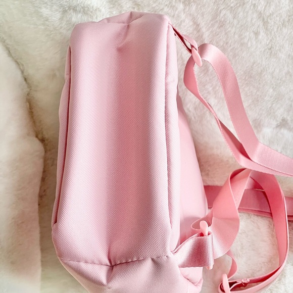 New with tags NIKE FUTURA 365 MINI BACKPACK Pink with black Logo. 5 pockets! - Picture 6 of 7